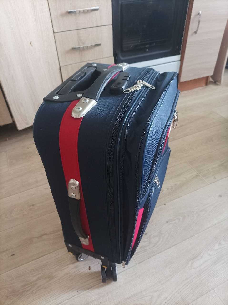 Продам чемодан  новый