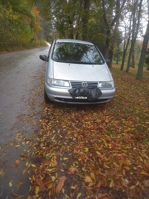 Продавам фолсваген Шаран
