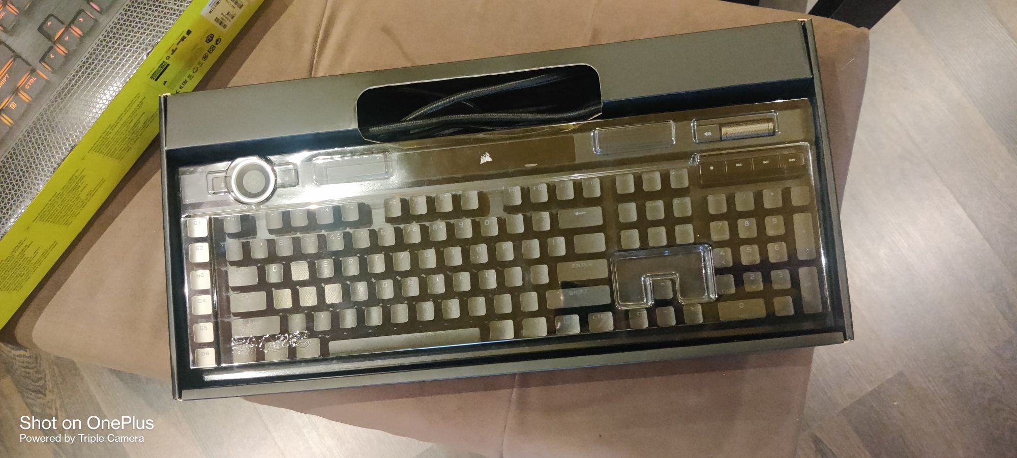 Клавиатура Corsair K100 RGB