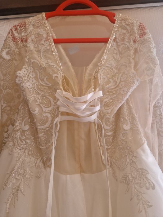 Vând rochie de mireasa noua