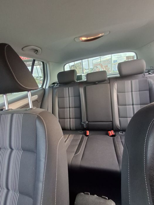 Vând Volkswagen Golf VI