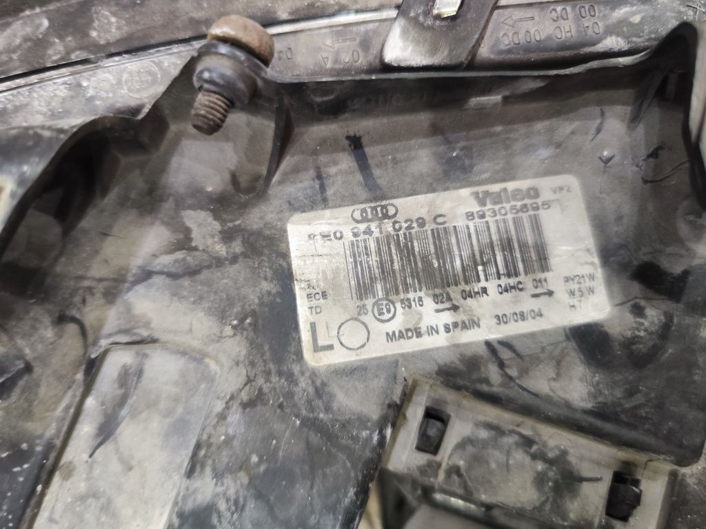 Фарове за Ауди а4 б6  Valeo