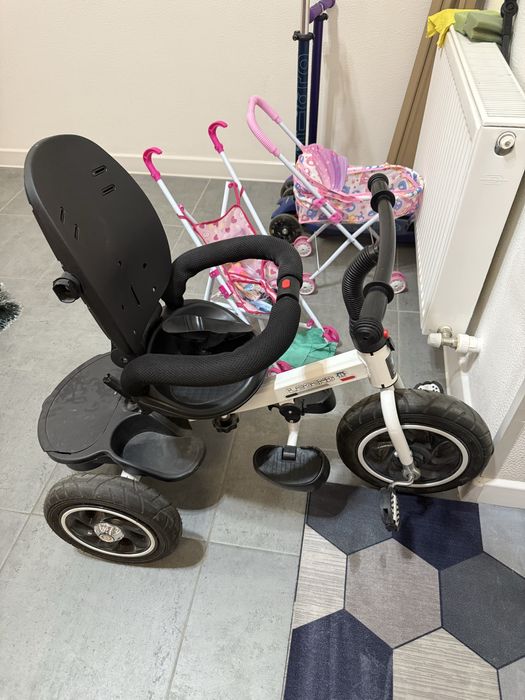 Трехколесный велосипед