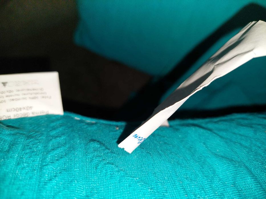 Două perne turcoaz cu traversă pat 150 x 213 cm