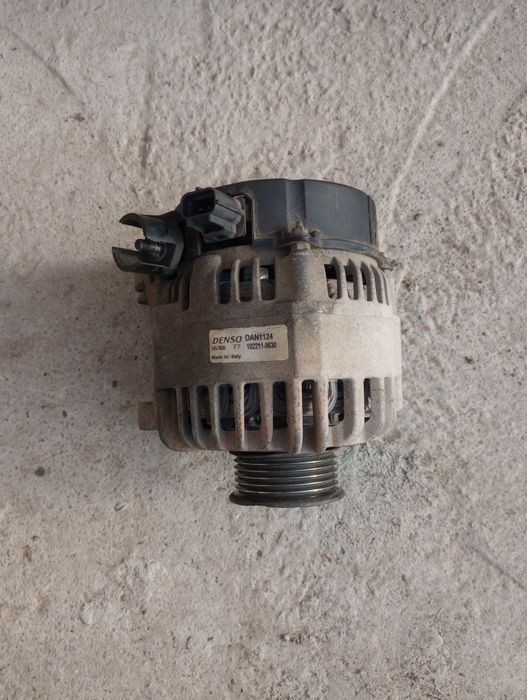 Vând alternator+ electromotor