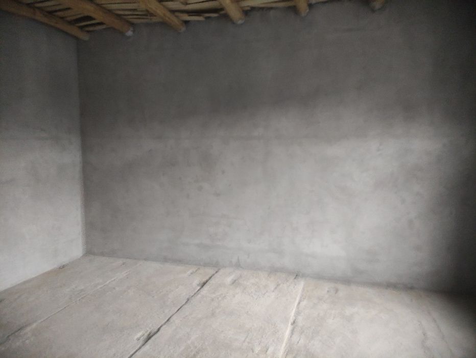 Zangiota ziyoratgohidan 200 metr uzoqlikda hovli sotiladi.