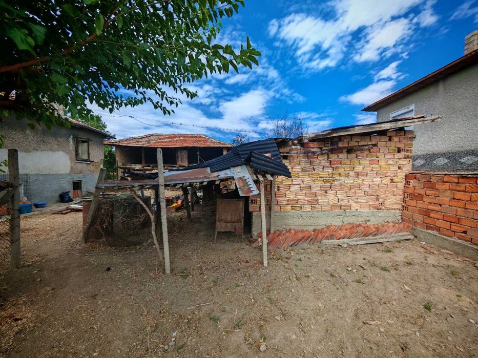 Къща с двор с.Пищигово