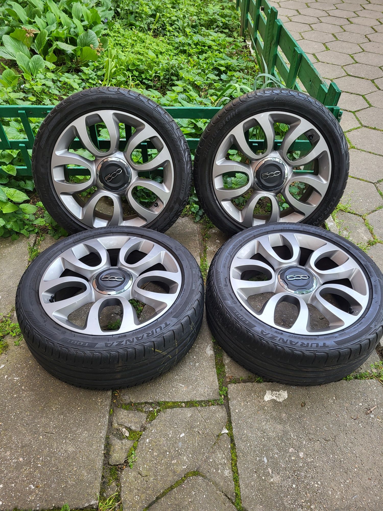 Джанти 17ки 5х98 за Fiat 500L с гуми Bridgestone