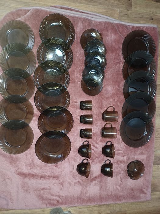 Посуда  в хорошем состоянии, цены разные (чайники ,пиалы,кружки)