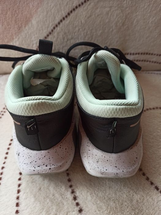 Запазени маратонки Nike