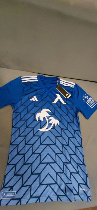 Екип на Левски 2023/24 / С Марин Петков на гърба и автограф