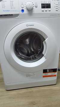 Vând mașină de spălat INDESIT SLIM 550ron