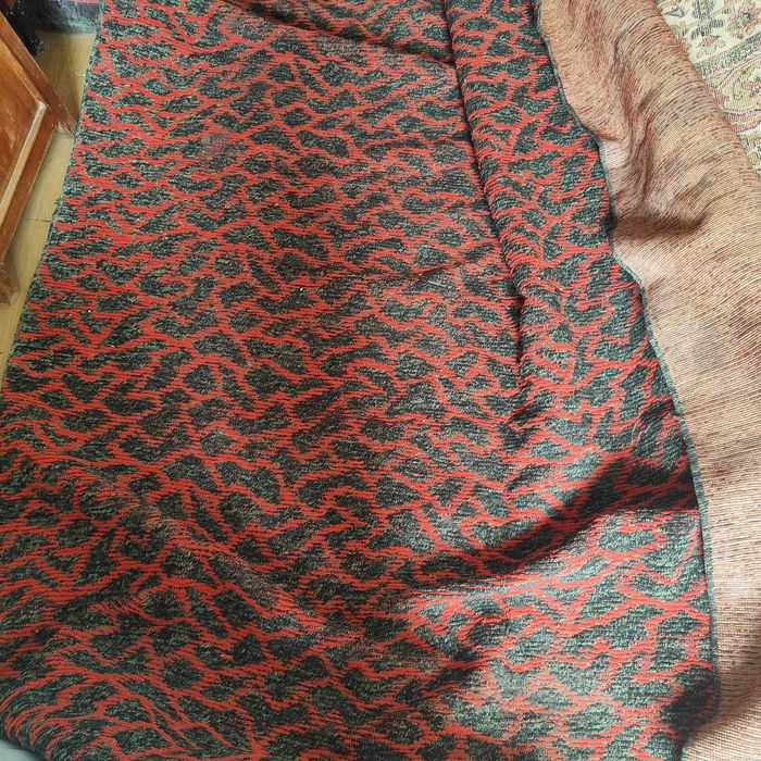 Ковер зелёный с красным