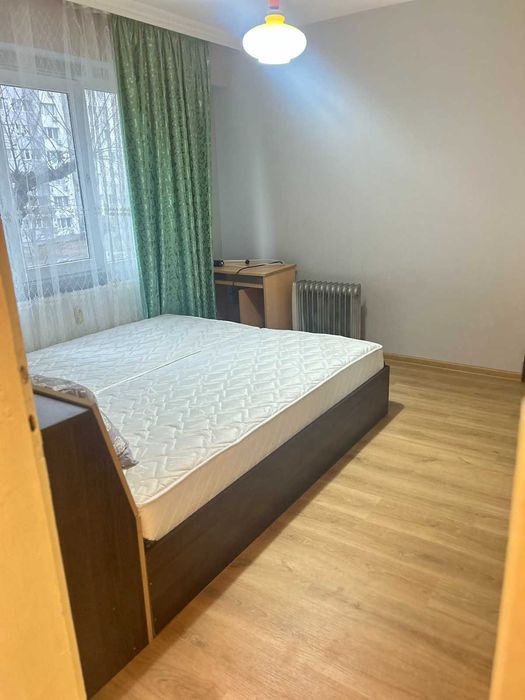 Дава се под наем Тристаен апартамент в Бургас, Славейков - 65 кв.м за 425 € - Снимка #2