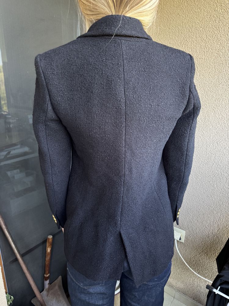 Елегантно черно сако Zara