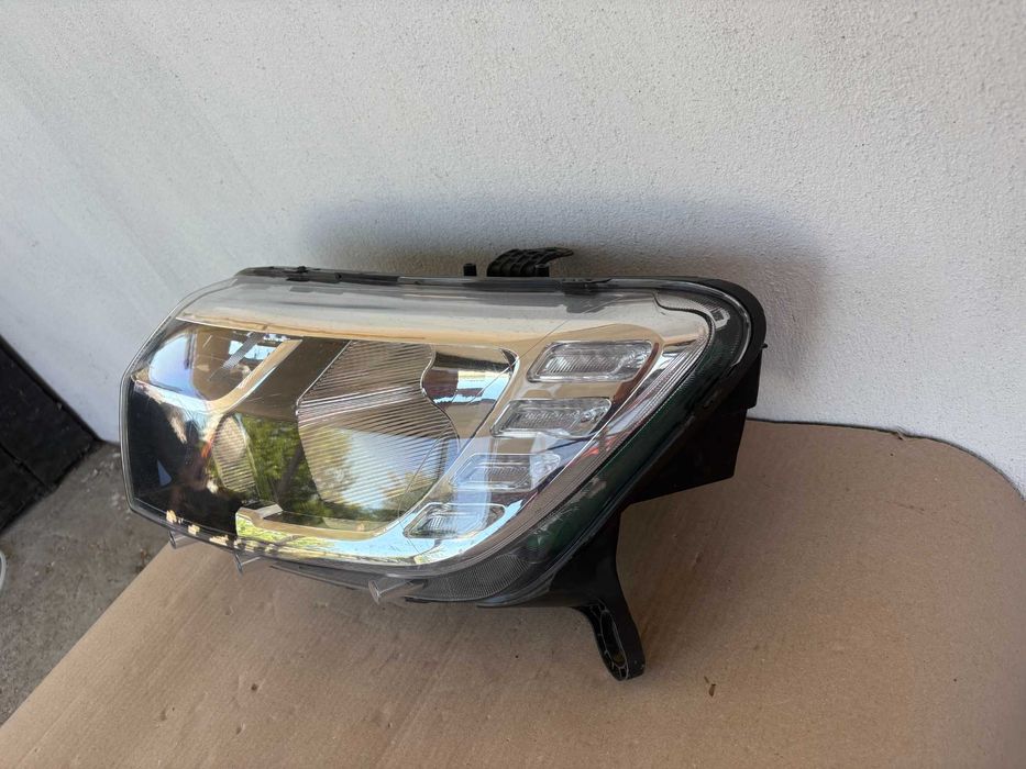 Far stanga Dacia Logan / Sandero 2 facelift dupa 2018 original