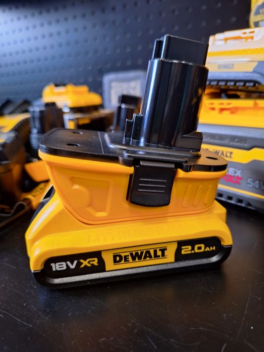 Адаптер Dewalt DCA1820