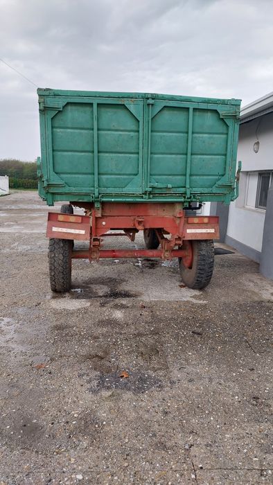 Vând remorca auto, MET și prasitoare