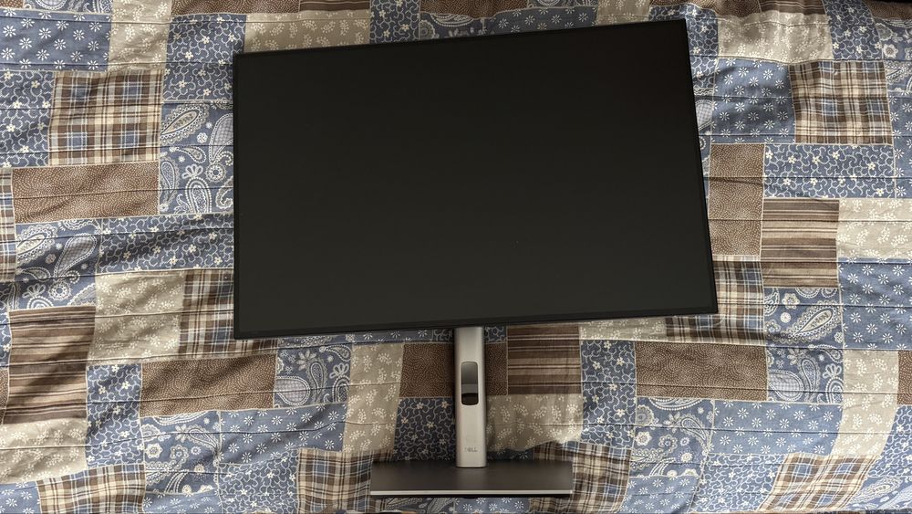 Монитор Dell U2421E, 24 инча