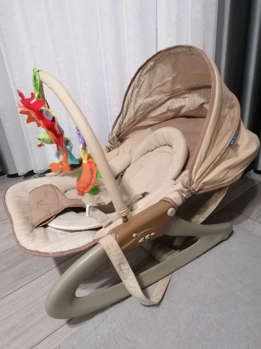 Шезлонг - люлка музикално