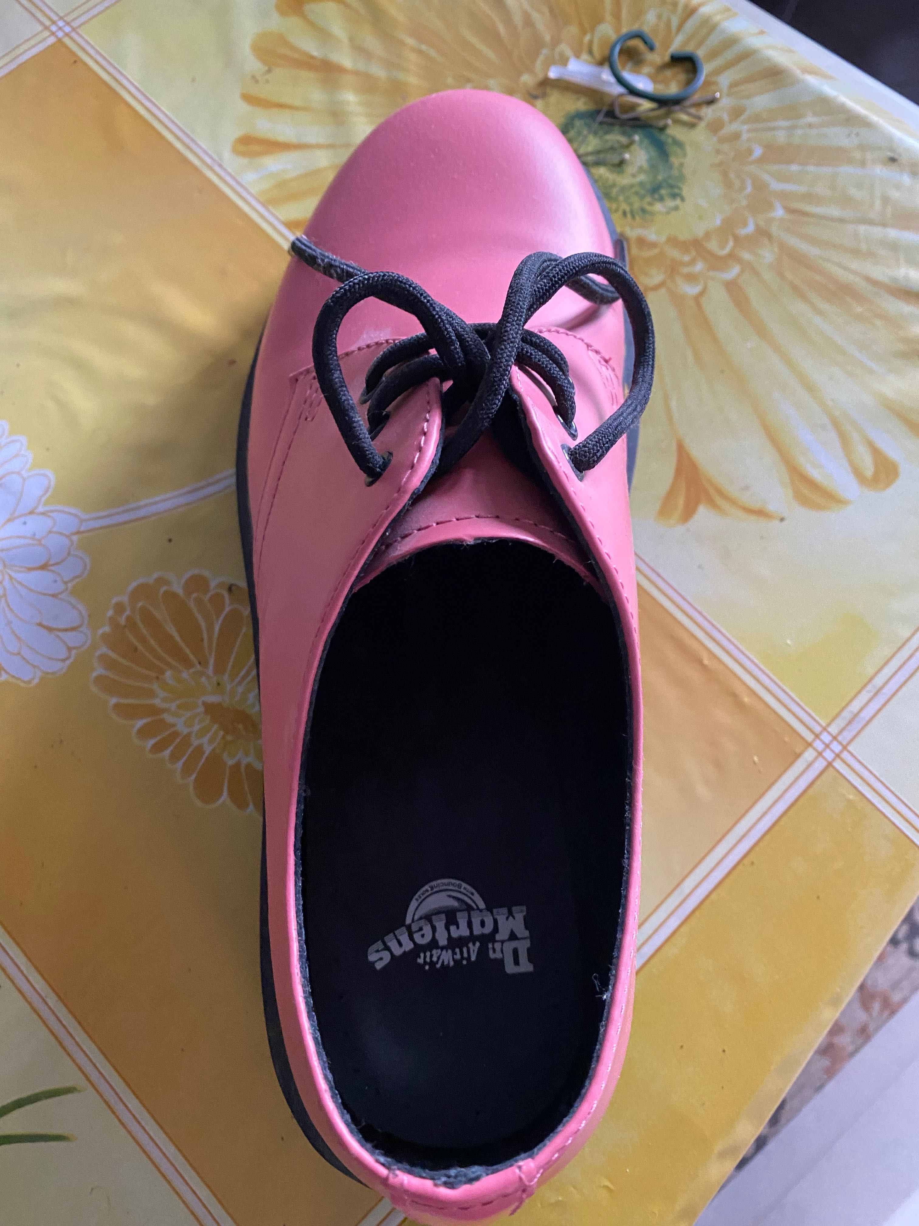 Pantofi roz Dr Martens