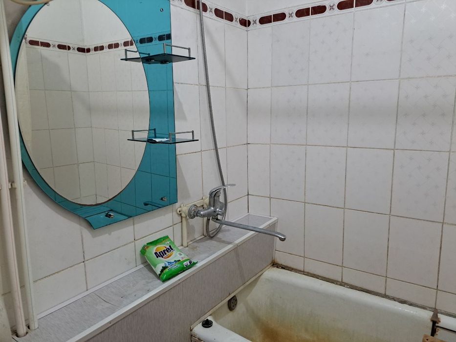 Квартира в Ахунбабаевском массиве , за каналом Лаззат