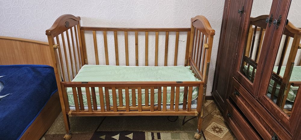 Отдам даром детскую кроватку