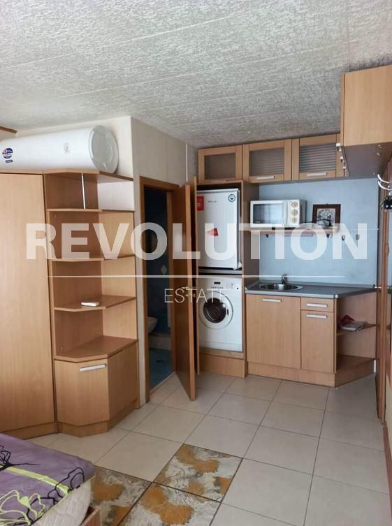 Дава се под наем Едностаен апартамент в Варна, Бриз - 23 кв.м за 250 € - Снимка #1
