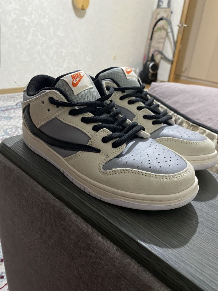 Продам Кроссовки Nike Dunk Low SP Playstation серые