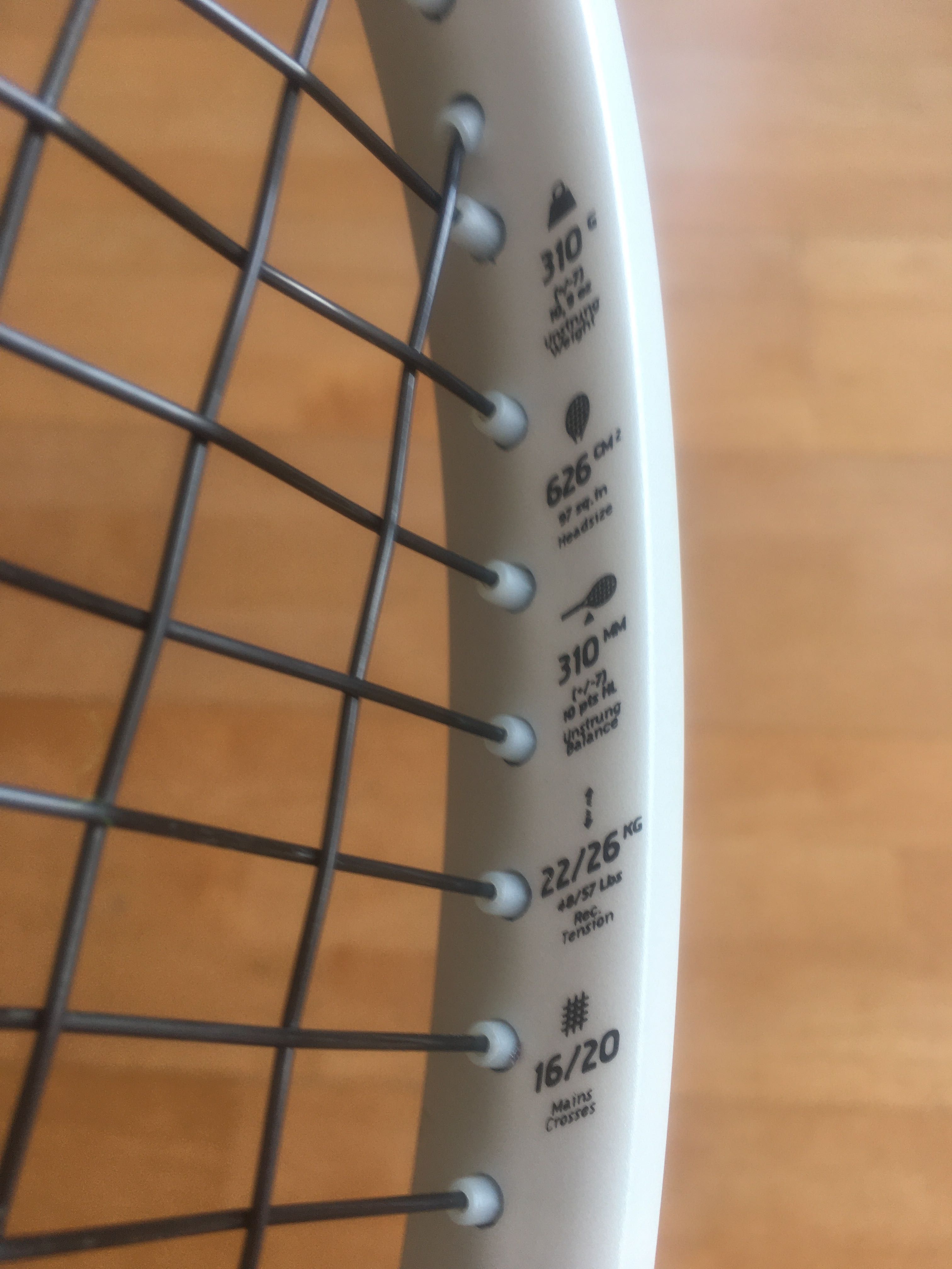 Babolat Pure Strike 97 in 310 gr Grip 4