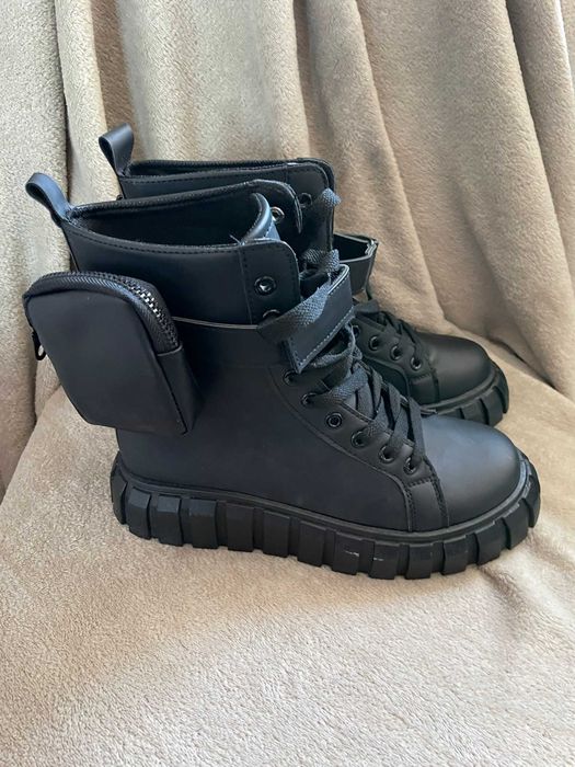 Дамски боти/кубинки с чанти на глезените