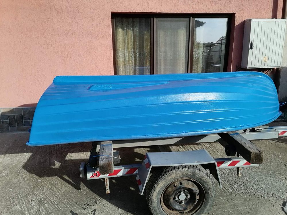 Пластмасова лодка 2м/1.35м
