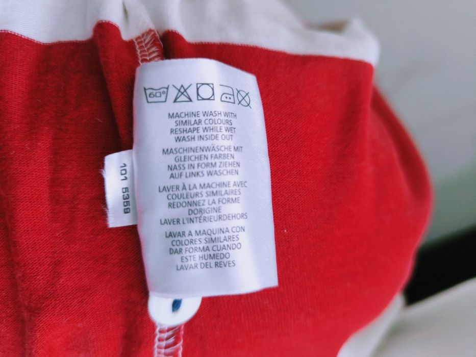 Bluză GANT nu Nike Adidas Gucci