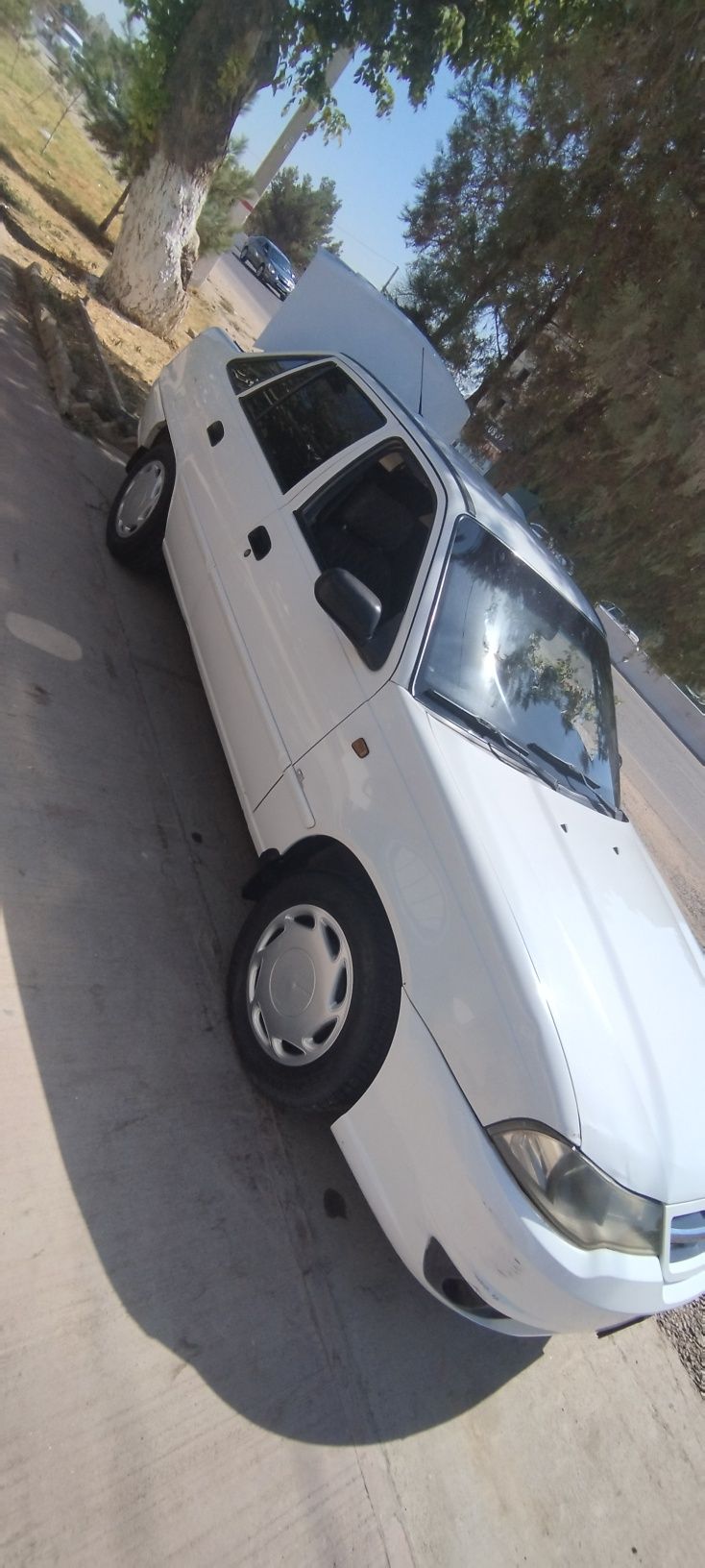 Moshina holati yaxshi yurib turgan moshina pul zarul