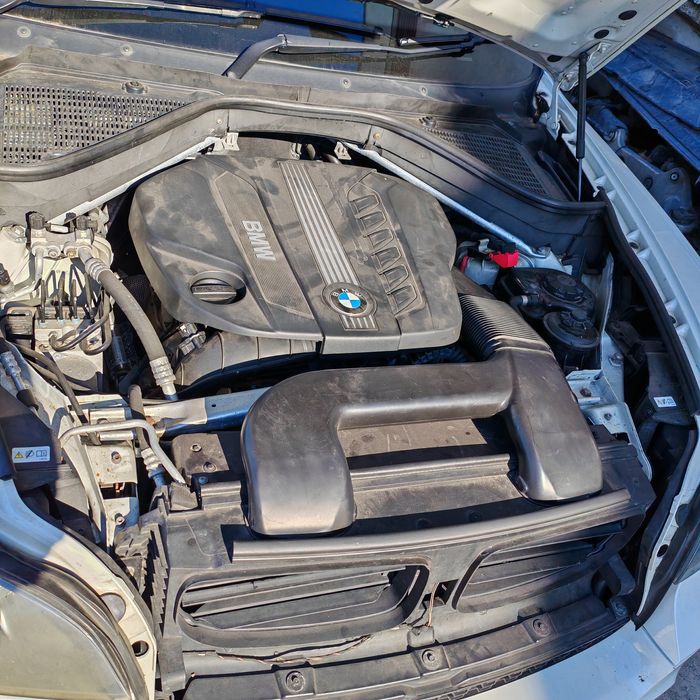 Dezmembrez bmw x5 x6 an 2012