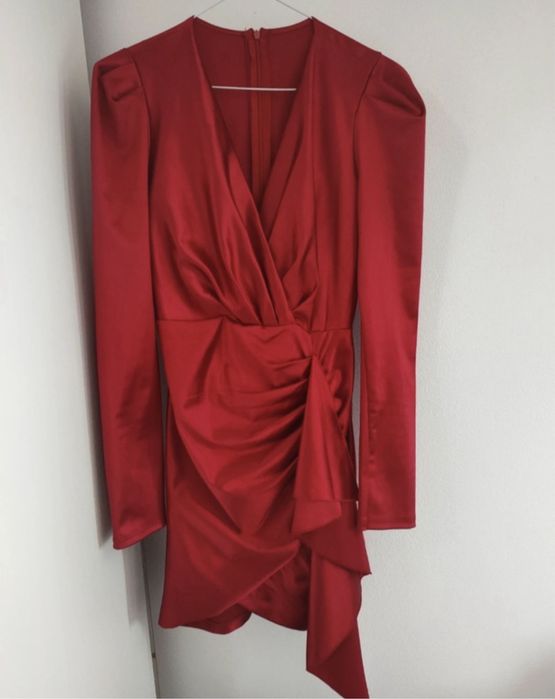 Rochie rosie  cu maneci