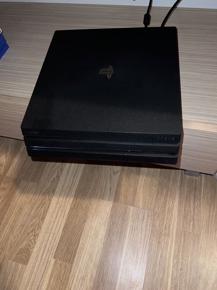 Play Station 4 Pro 1TB