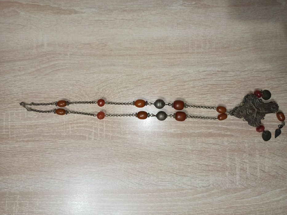 Възрожденски кръст , Мощехранителница, Пищов,Ятаган,Пушка,Възрожденски