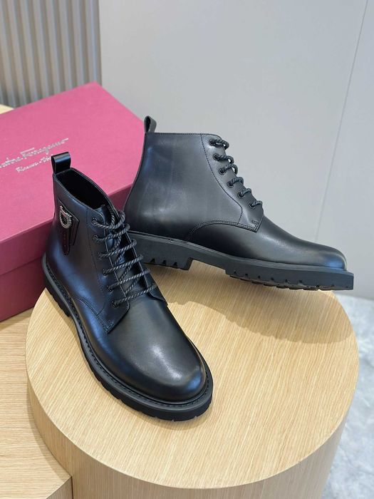 Ghete Ferragamo marimea 43 44