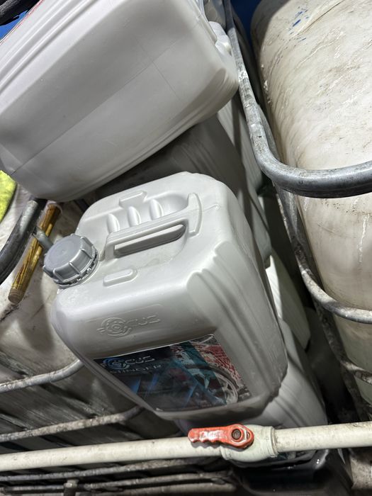 Продам канистры б/у