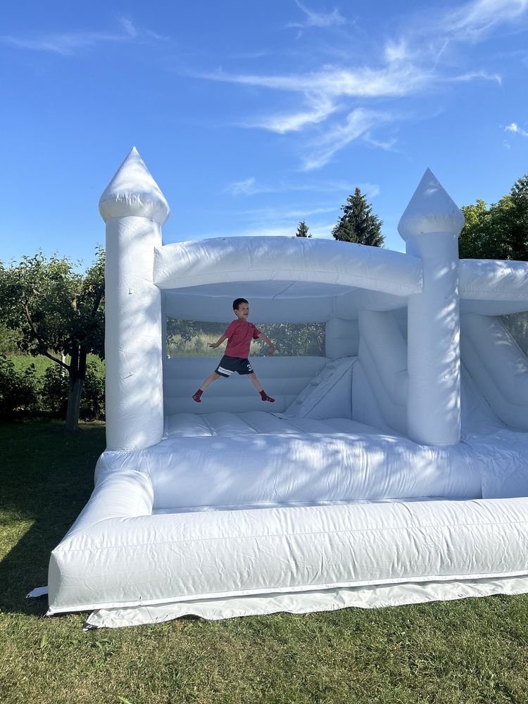 Castel Gonflabil Alb pentru Nuntă, Botez sau Evenimente | Cluj-Napoca
