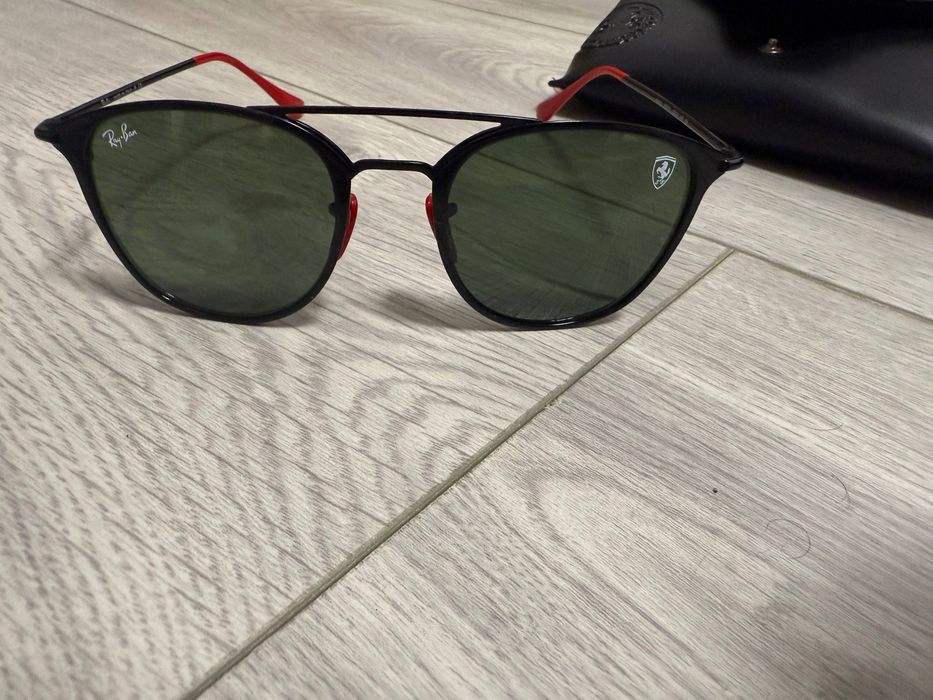 Ochelari ray ban Ferrari originali
