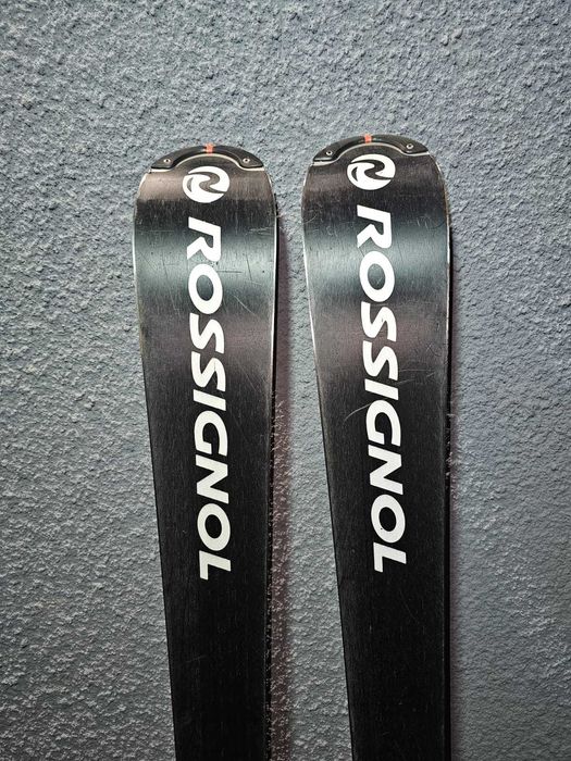 Schiuri Rossignol 174 cm, clapari Salomon marimea 29 si bete Rossignol
