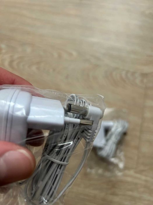 2бр зарядно устройство нови в кутия