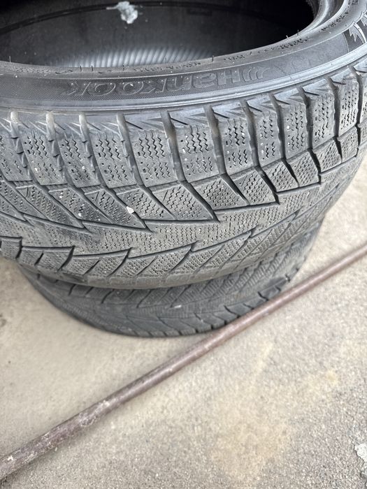 Продам резину зимнюю один балон почти новый второй на запаску