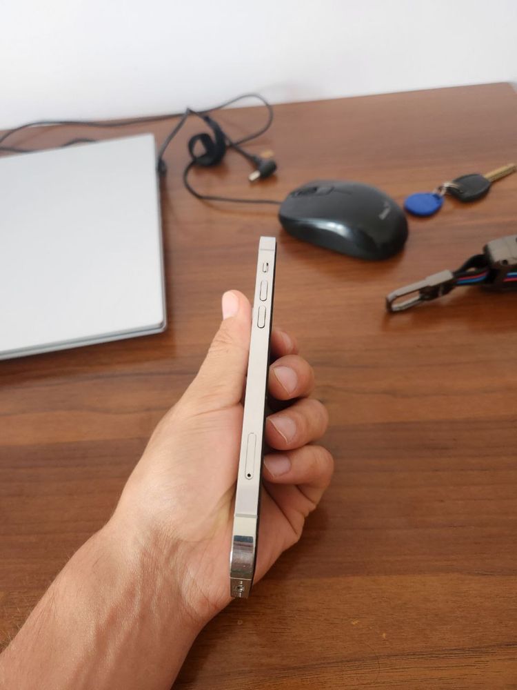 Iphone 12 pro Sotiladi!
