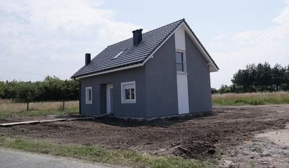 Vand casa pe structura metalica de locuit