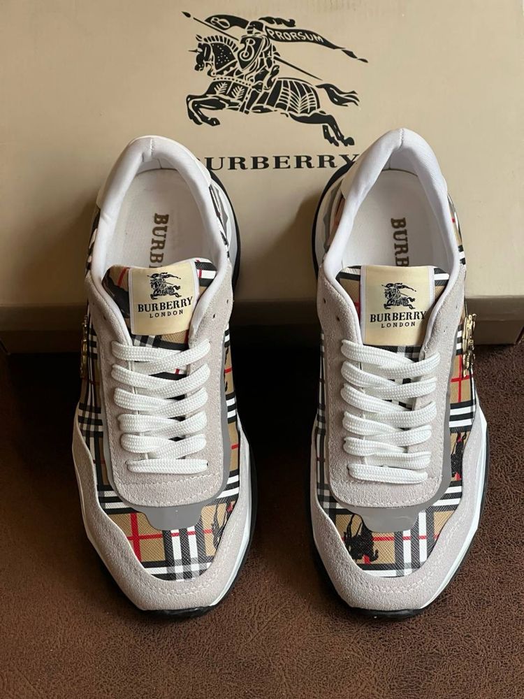 Adidasi Burberry