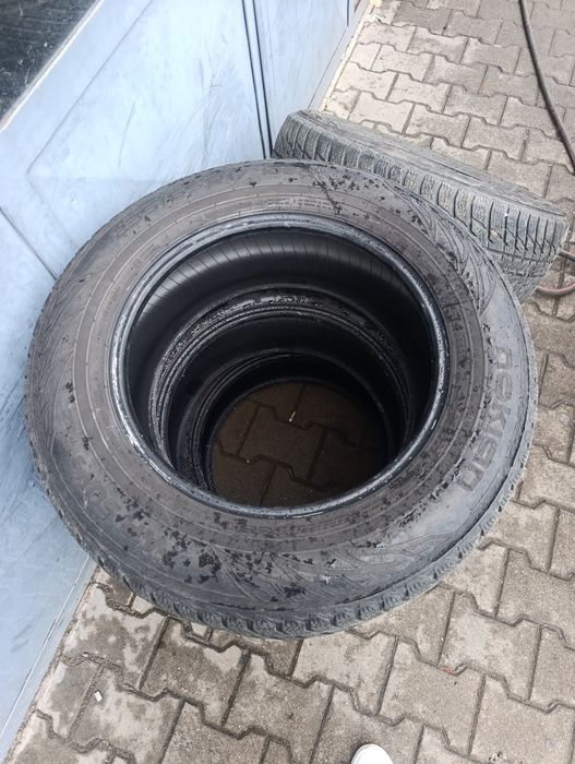 Зимни гуми 235/65/17 Nokian 4бр DOT 4020