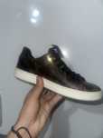 Louis Vuitton front row femei negociabili
